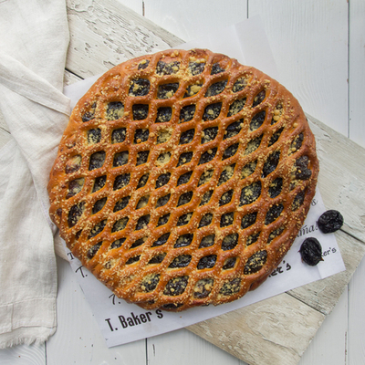 Пирог с черносливом