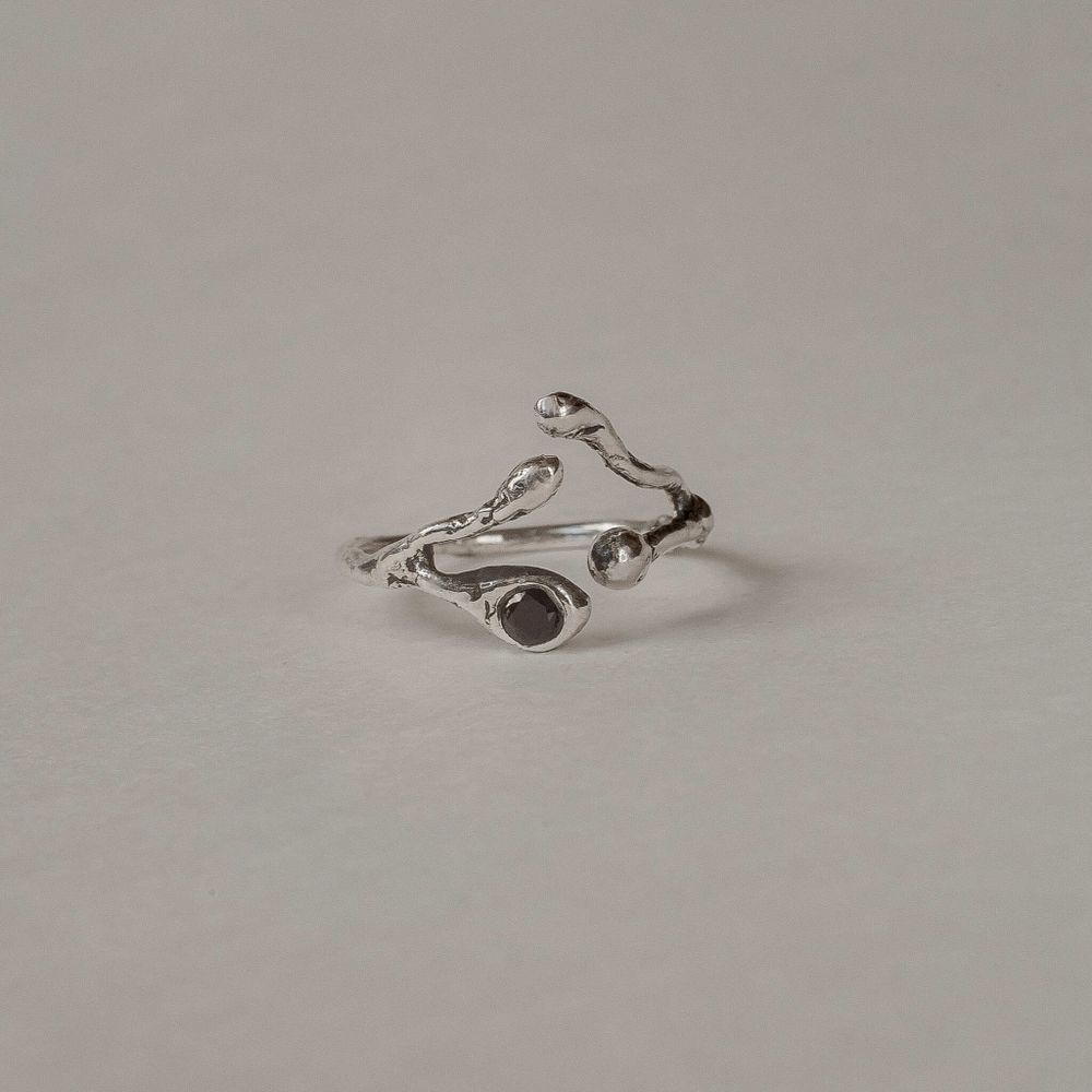 Кольцо Веточка со шпинелью