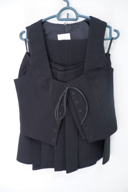 Костюм школьный из 4-х предметов на 14 лет, новый