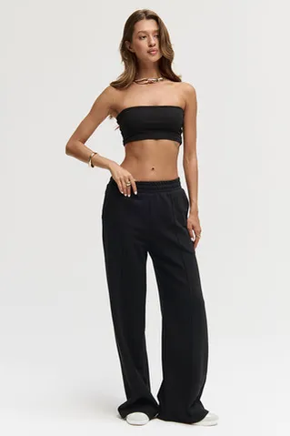 Брюки клеш со стрелкой черного цвета