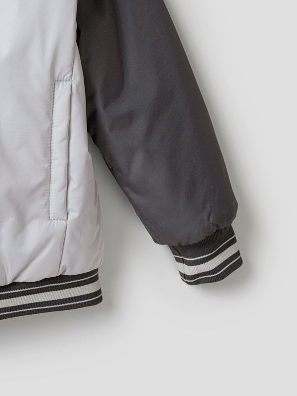 Бомбер с капюшоном 