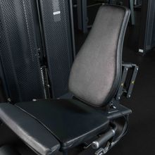 E7002 Разгибание ног сидя. Стек 135 кг