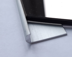 Алюминиевый профиль окантовочный титан UG