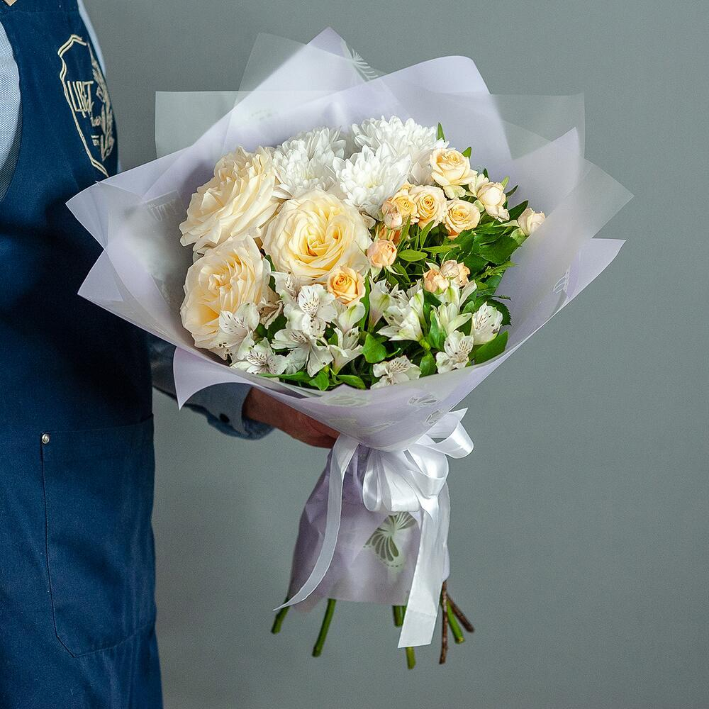 Сборный букет с пионовидной розой