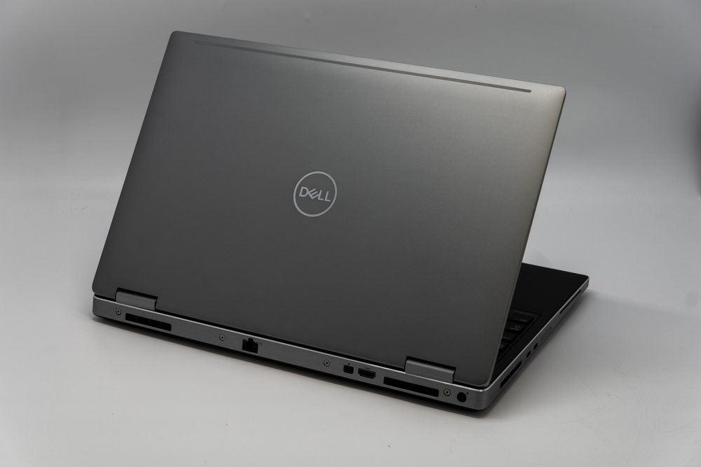 Ноутбук Dell Precision 7540 ( i7-9750H / Quadro T2000 )
