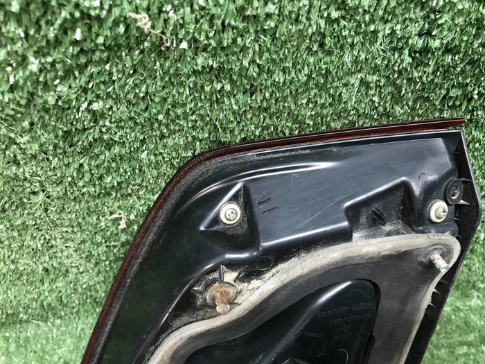 Фонарь левый внутренний Land Cruiser 200 (07-12)