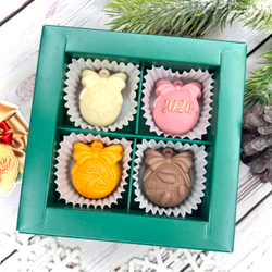 Шоколадный набор "С Новым годом. Шары": 4 конфеты ручной работы