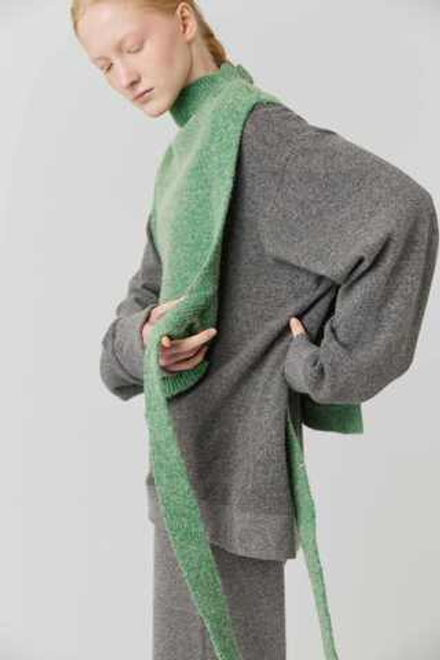 Манишка из шерсти травяного цвета