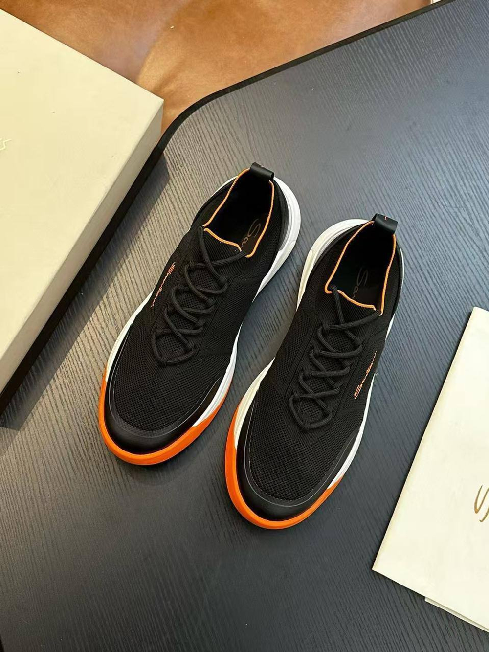 Кроссовки Santoni