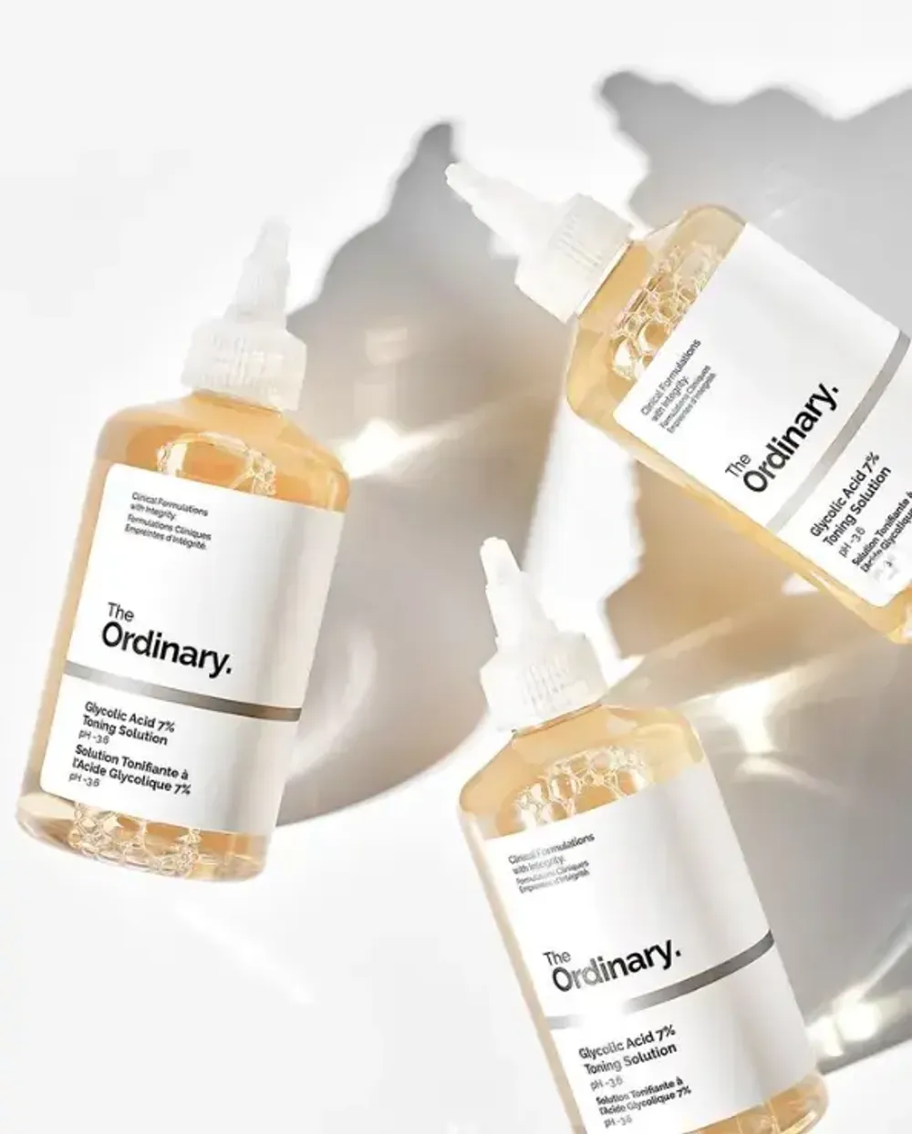 Веганский пилинг-тоник с 7% гликолевой кислоты The Ordinary Glycolic Acid 7% Exfoliating Toner 240 мл.