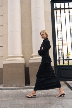 Блуза из гофрированной ткани черная