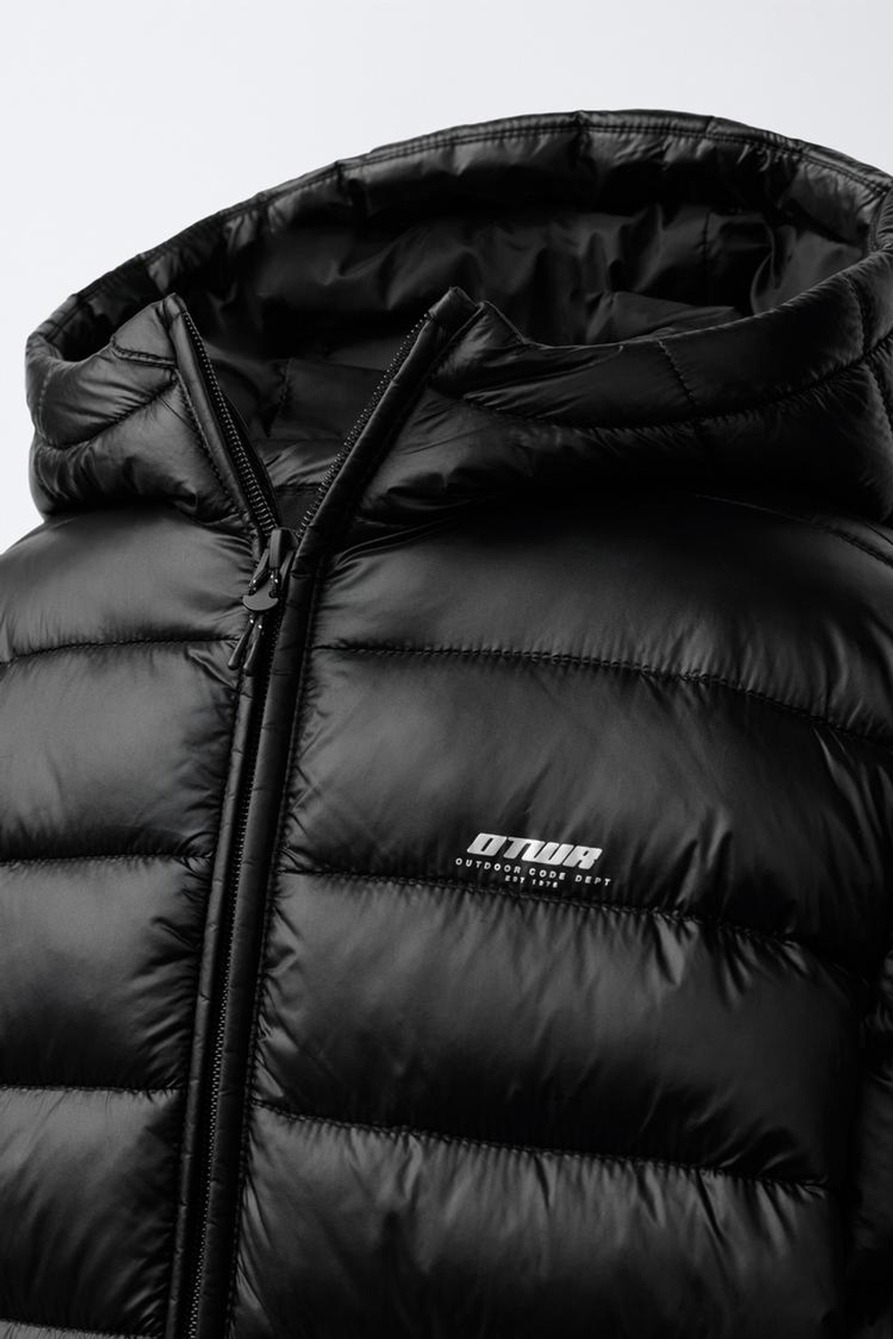 ZARA УЛЬТРАЛЕГКАЯ КУРТКА С НАДПИСЬЮ, ЧЕРНЫЙ