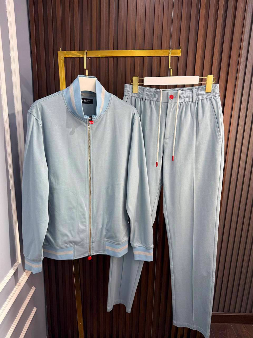 Костюм Kiton