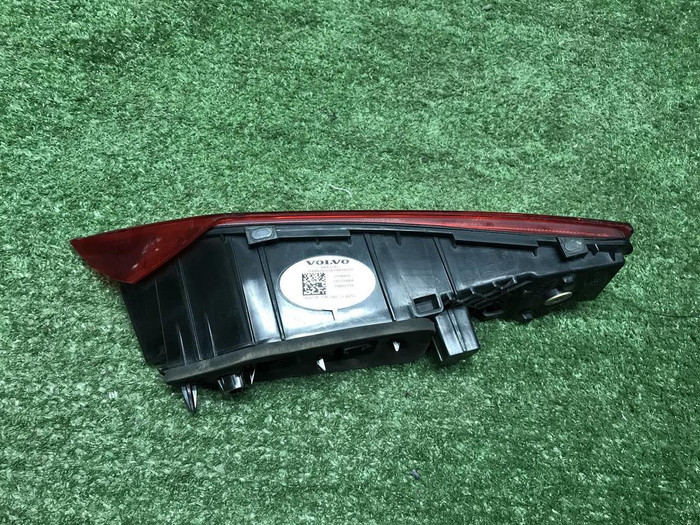 Фонарь правый внутренний Volvo XC60 2 (2017-н.в.)