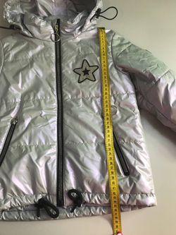 Куртка блестящая на 116 см со звездой