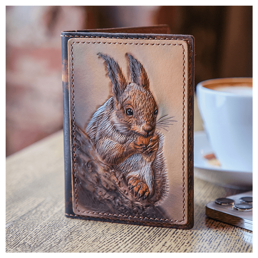 Кожаная обложка на паспорт «Золотая Векша»