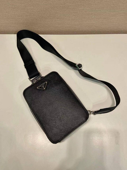 Сумка-слинг Prada