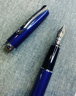 Перьевая ручка Diplomat Excellence A2 Midninht blue chrome M 14ct. (D40209015) 7