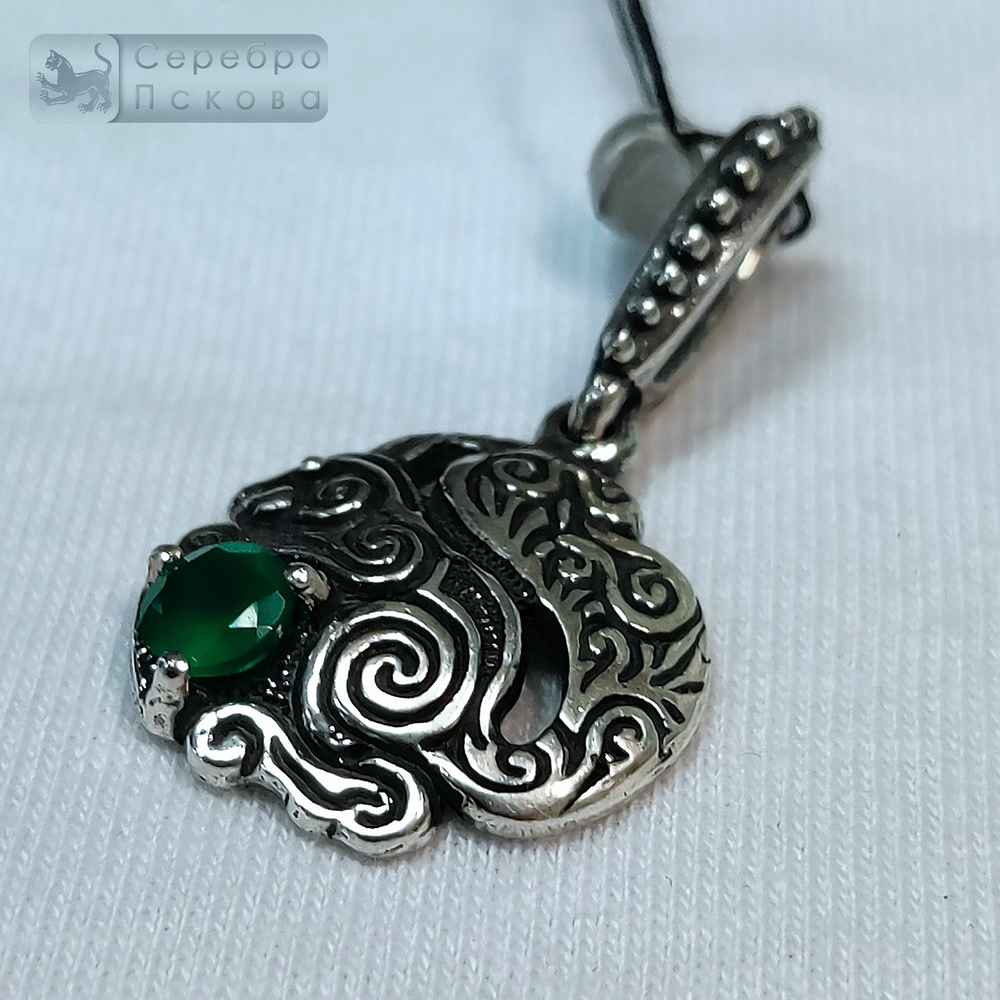 Подвеска "Белка векша" с зеленым агатом/аметистом