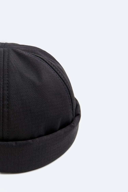 ZARA КОРОТКАЯ ШАПКА, ЧЕРНЫЙ