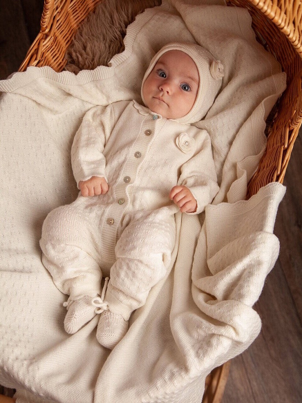 Комбинезон с розой, Экрю