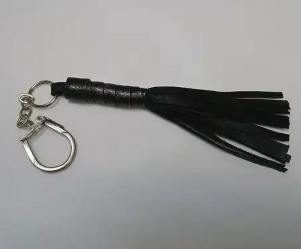 Сувенир-брелок в виде плёточки (Цвет: черный)