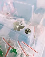 Значок Мистер Динозавр Черный