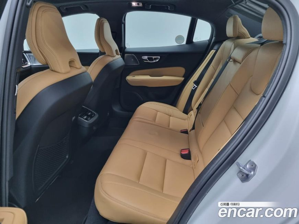 Volvo S60 3 Generation B5 Inscription (12.2022)