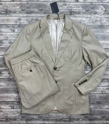 Классический костюм Kiton