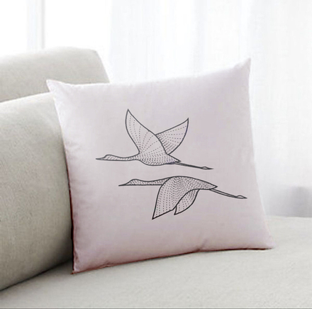 Подушка "Журавлиный ключ"