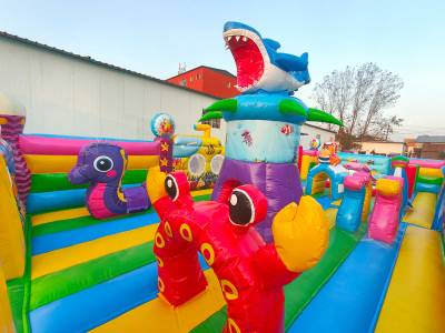 Коммерческий надувной батут без горки «В гостях у моря» 12*6*3,5 м.