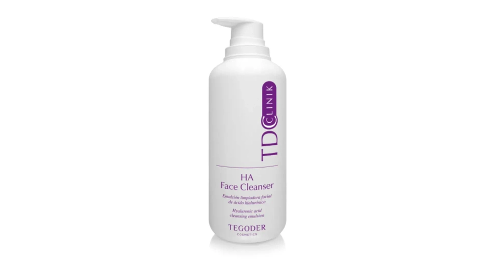 Очищающее омолаживающее молочко HA Face Cleanser Clinik