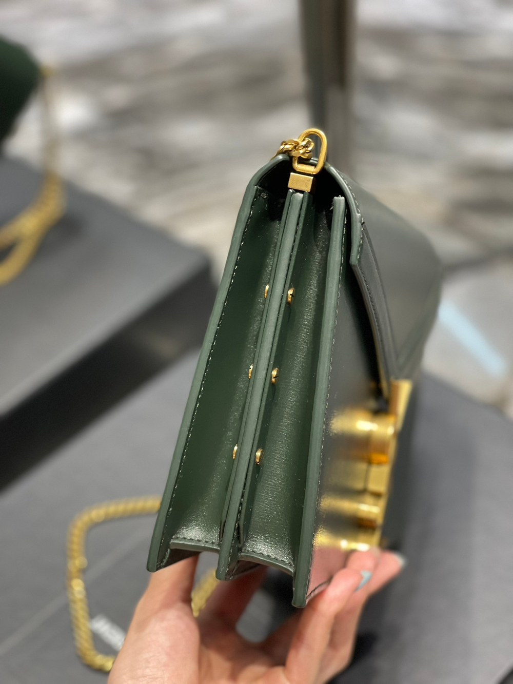 YSL Cassandra Medium 22 cm