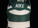 Nike Dunk Low SE Noble Green