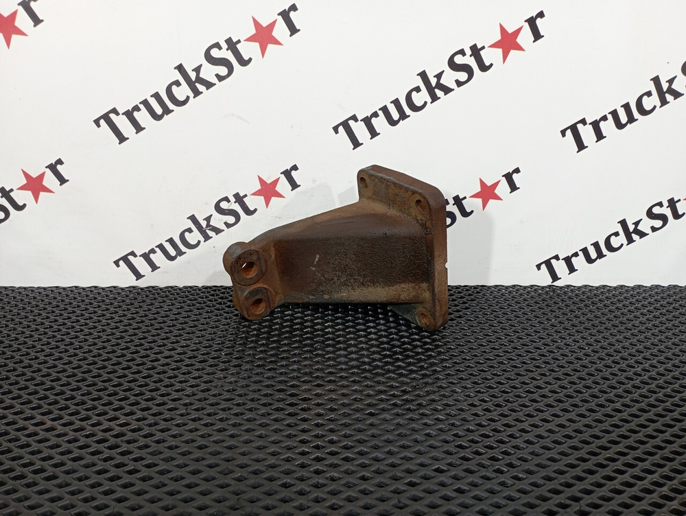 Кронштейн двигателя передний левый