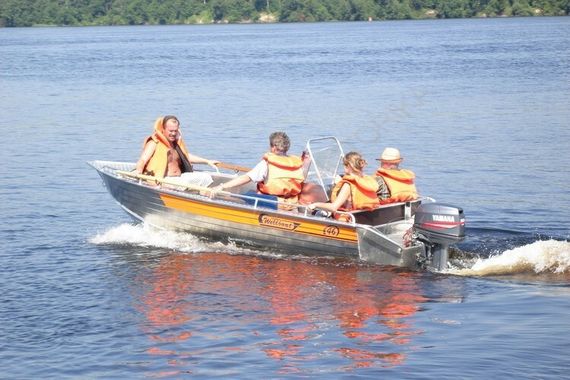 Алюминиевая лодка Wellboat 46 консоль