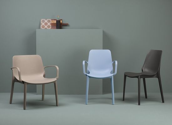 Кресло пластиковое Ginevra Lounge с подлокотниками цвет тортора Италия