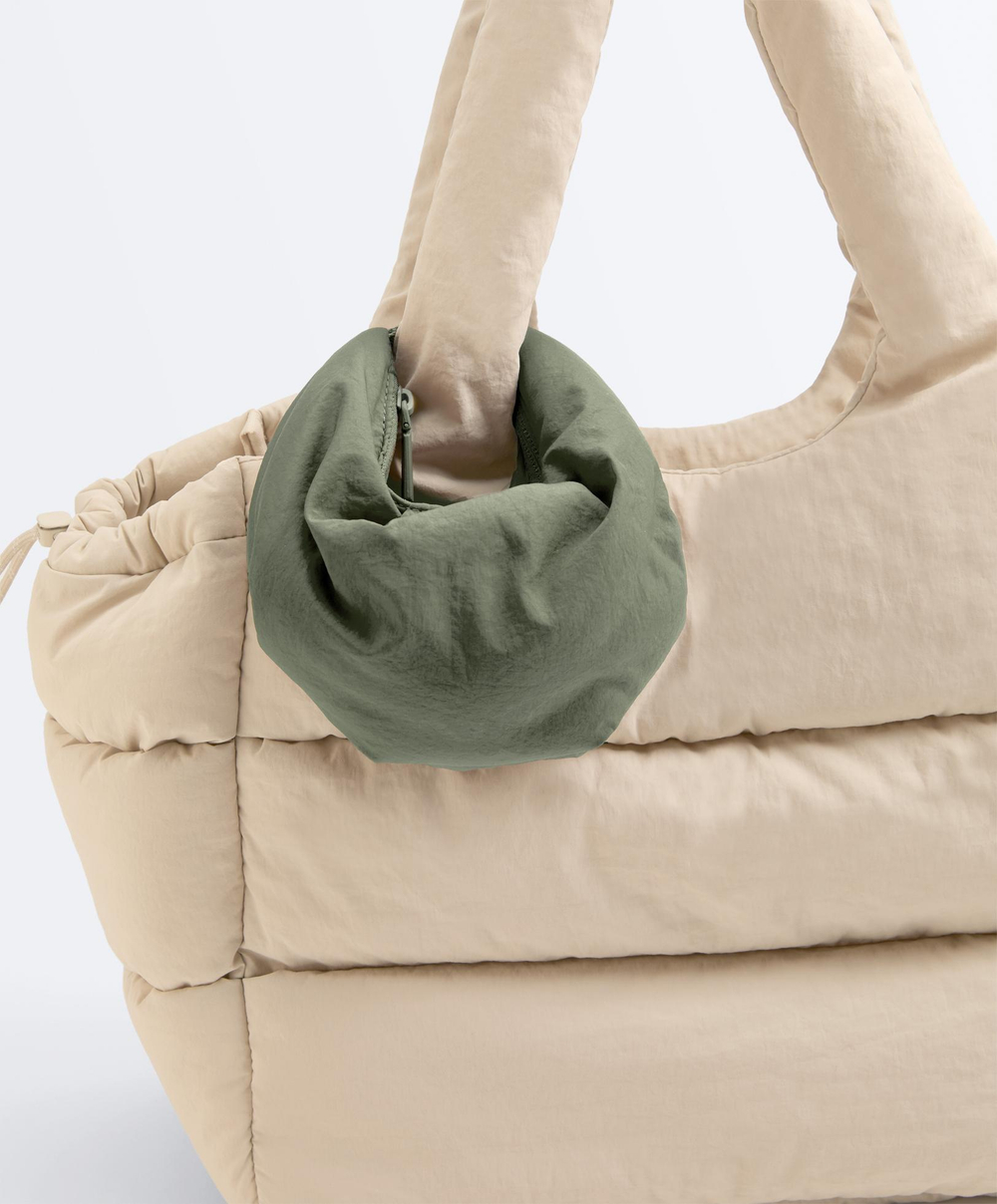 OYSHO Стеганая мини-сумка с плечевым ремнем, хаки