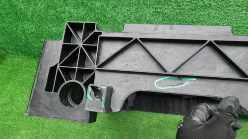 Телевизор Hongqi HS5 (2019-н.в.)