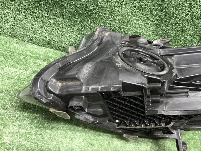 Фара правая Mercedes V w447 (14-нв) галоген