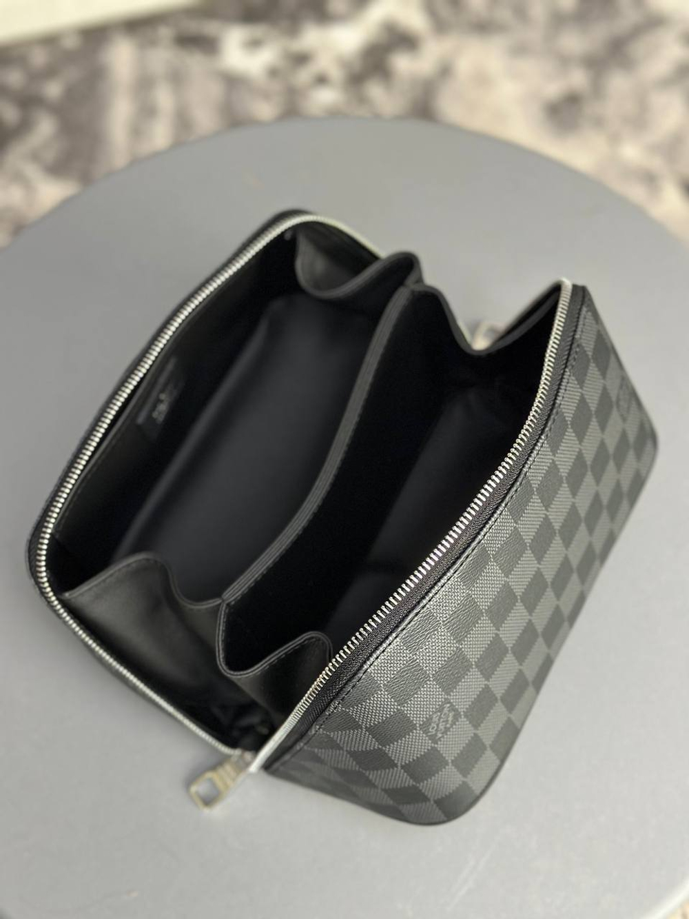 Несессер Louis Vuitton