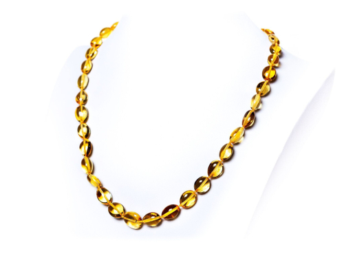 Бусы из цельного натурального янтаря "Морская галька". Длина 50 см, бусины до 10 на 8 мм.