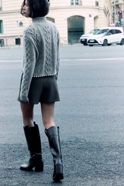 ZARA СВИТЕР С УЗОРОМ «КОСЫ» И БУСИНАМИ, СЕРЫЙ