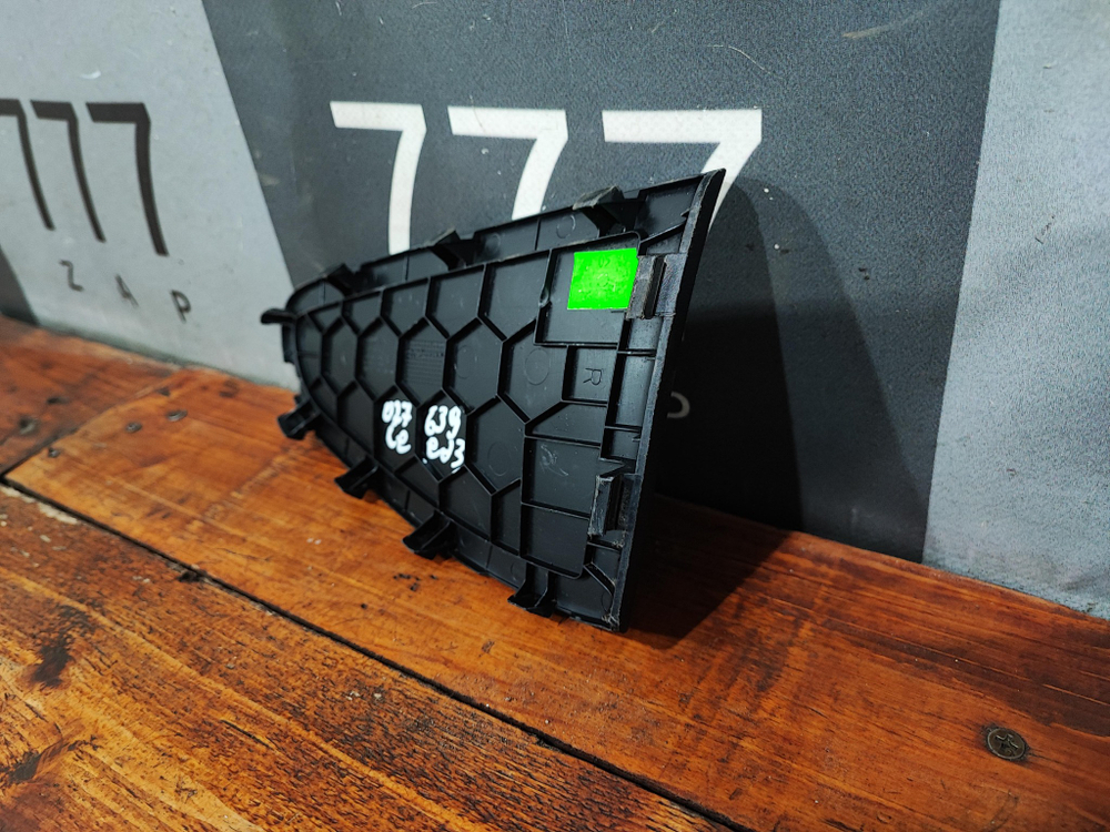 Накладка обшивки крышки багажника Kia Ceed 3 (CD) 18-нв Б/У Оригинал 81788J7000