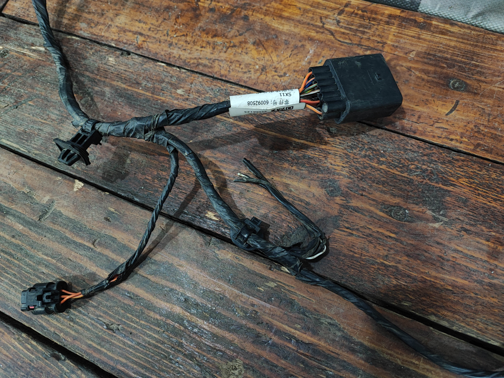 Проводка заднего бампера Geely Coolray 19-нв Б/У Оригинал 7035020000