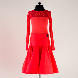 яркое платье для танцев