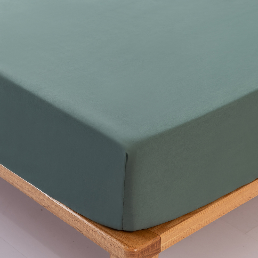 Комплект постельного белья Однотонный Сатин Вышивка на резинке CHR046