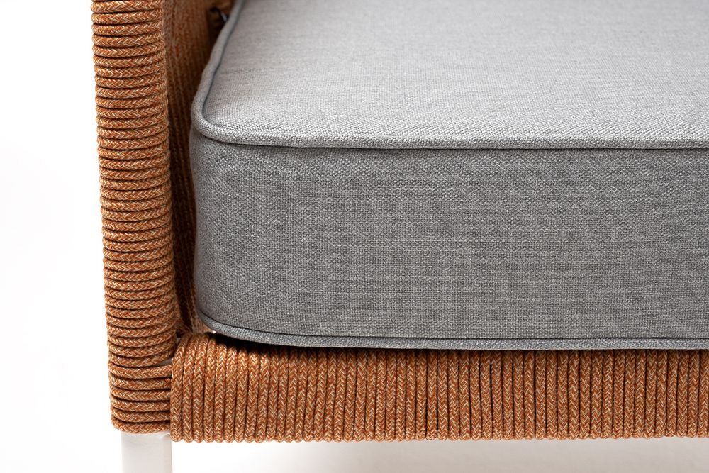 "Канны" кресло плетеное из роупа, каркас алюминий светло-серый (RAL7035) муар, роуп оранжевый меланж круглый, ткань светло-серая