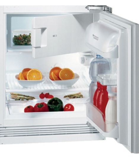 Встраиваемый холодильник Hotpoint-Ariston BTSZ 1620 I