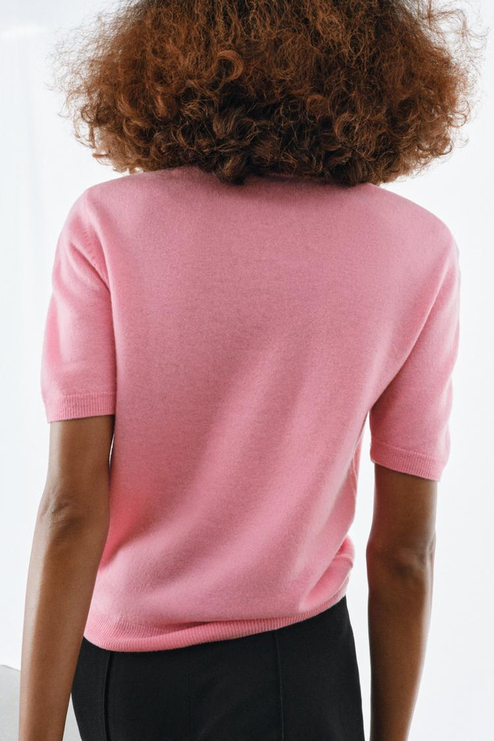 ZARA СВИТЕР ИЗ 100% ШЕРСТИ С КОРОТКИМИ РУКАВАМИ, ЯРКО-РОЗОВЫЙ